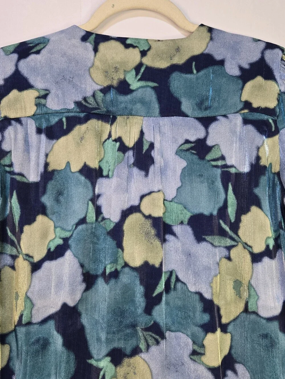TWRHLL Size M Water Color Print L/Sl Blouse With Elastic Wide Hem & Sleeves NWOT - Picture 7 of 9